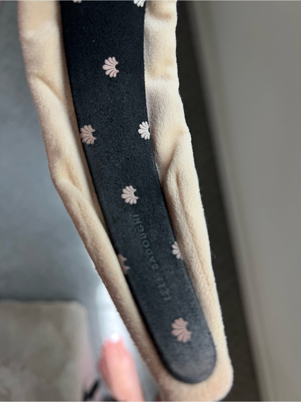 Lele Sadoughi Veronica bow headband pastel latte - Picture 6 of 7